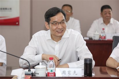 集團(tuán)黨委書記、董事長(zhǎng)周育先指導(dǎo)工作